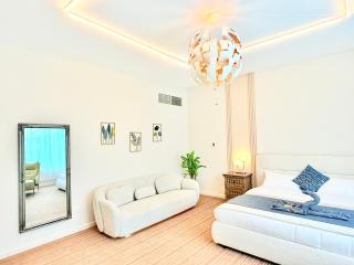 Best Place Holiday Home Free Parking 3 - Ajman - 2