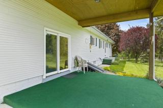 Charming Farmhouse Retreat - King Suite - - 4