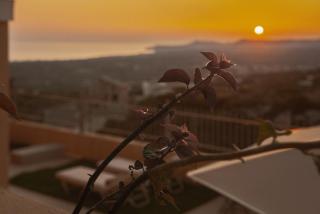 Aether Retreat Jacuzzi, Sea Views & Fresh Produce - Maroulás - 7