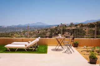 Aether Retreat Jacuzzi, Sea Views & Fresh Produce - Maroulás - 8