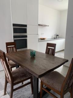 Near Everything Apartment - Győr - 7