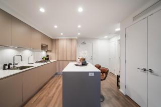 Modern Lougheed Condo with Gym and Balcony near Skytrain - Burnaby - 9