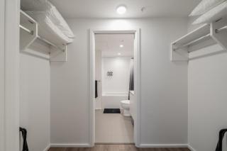Modern Lougheed Condo with Gym and Balcony near Skytrain - Burnaby - 7