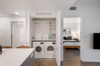 Modern Lougheed Condo with Gym and Balcony near Skytrain - Burnaby - 2