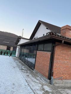 Hillside Chalet - - 7