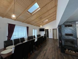 Hillside Chalet - - 2