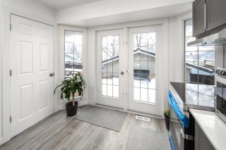 Lulux brand new home - Calgary - 8