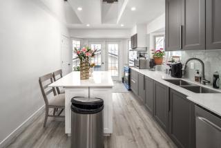 Lulux brand new home - Calgary - 6