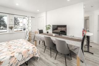 Lulux brand new home - Calgary - 5