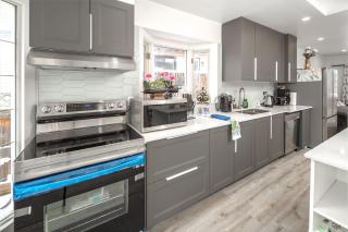 Lulux brand new home - Calgary - 3