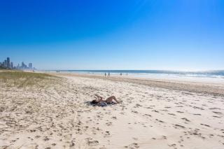 Beachside 3 Bedroom - Direct Beach Access - Gold Coast - 5