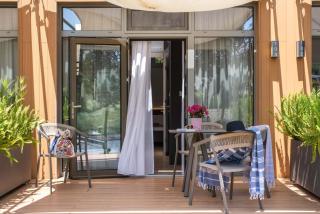 Sani More & Sani Woods - 1