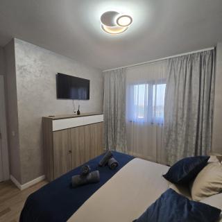 Luxury 2 Bedroom Apartment - 7