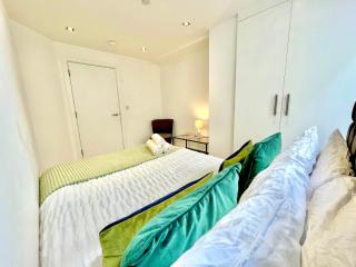 Spacious 3-bedroom flat in Holloway with unique central patio with FREE Wi-Fi - Londres - 1
