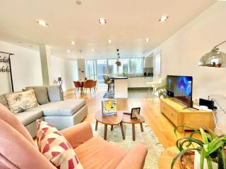 Spacious 3-bedroom flat in Holloway with unique central patio with FREE Wi-Fi - Londres - 0