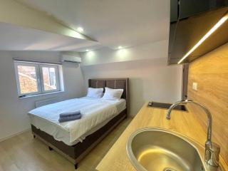 Engadin's Central Apartments - Saraievo - 7