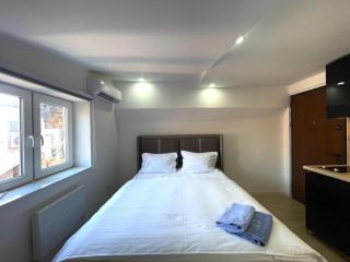 Engadin's Central Apartments - Saraievo - 5
