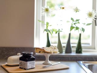 Hogsnorting Villa - 1