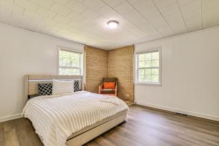 6 Mi to Dtwn Charming Home with Yard in Charlotte - 2