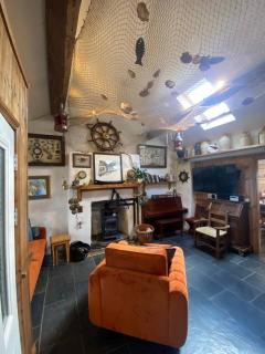 Charming Music Shop -Town Centre - Dingle - 3
