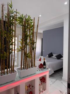 Lady Mary's Luxury Suites - 3