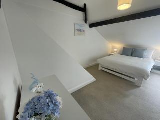 Enchanting Escape with Peaceful Views - Bristol - 9