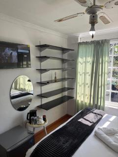 CR BnB GUEST HOUSE - Johannesburg - 9