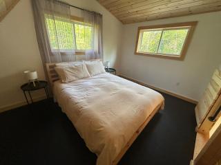 Cozy Cottage Getaway - 5