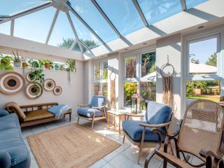 Harbord House - Colton - 8