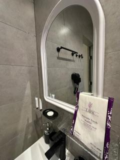 Studio with master bed and 654k screen - Riad - 2