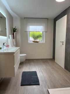 Ferienwohnung-mit-grosser-Terrasse-und-Garten-fuer-Geniesser - 1