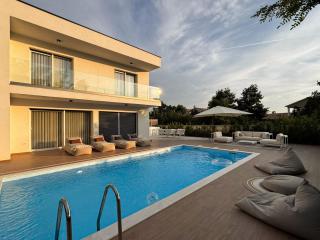 Villa Nobel for 6 adults with private 40 m2 heated pool, outside bar & movie theatre - Bibići - 6