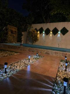 Casa de campo con piscina, aire acondicionado, estacionamiento privado con BBQ - Barranquilla - 0