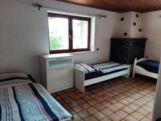 ROOM in apartment LOT SPACE & option COOKING & BREAKFAST self service & terrace - 9 km from A8 highway & superfast self checkin - Bruckmühl - 5