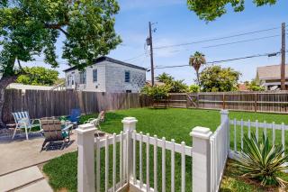 Crystal Cottage - Galveston - 4