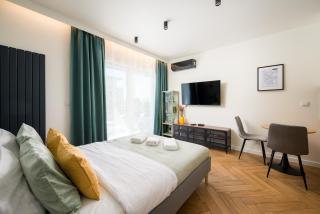 Modern Flow Apartment by Bookinghost - Warsaw - 3