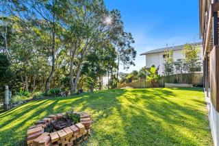 Large Beach Retreat with Ocean Breeze & Style - 5