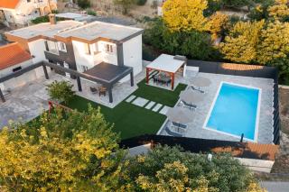 LUX VILLA DUJAM with a swimming pool near Zadar - Suhovare - 5