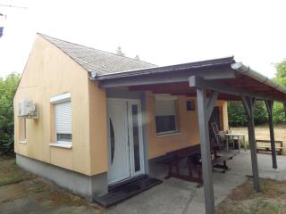 LiMa Apartman Ház - Balatonmáriafürdő - 0