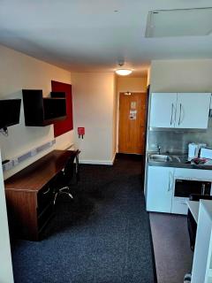 Student Only, Delux Studio at St George's Tower - Leicester - 0