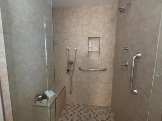 Charming 3BR Getaway w Garage - Evans - 2