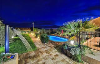 3 Bedroom Cozy Home In Gustirna - 6