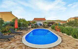 3 Bedroom Cozy Home In Gustirna - Gustirna - 5