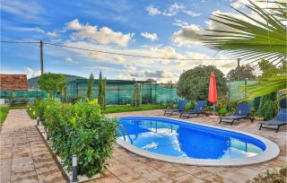 3 Bedroom Cozy Home In Gustirna - 4