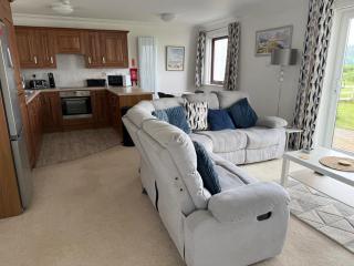 Ground Floor Beachside Apartment - Deganwy - 7