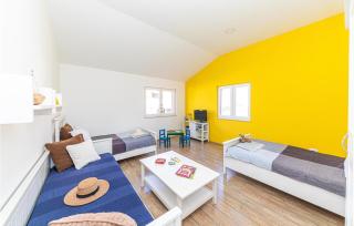 4 Bedroom Lovely Home In Vinisce - 3