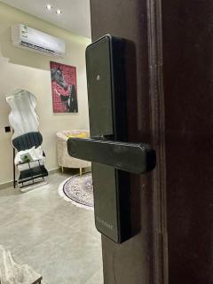 Studio with hotel bed and 654k screen - Riad - 5