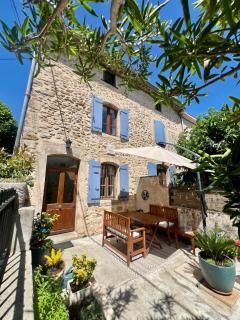 Maison de village rénovée , proche rivière, 3 ch 85 m2 - 0
