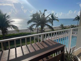 Hutchinson Island BeachFront Heated Pool Balcony Top Floor - Jensen Beach - 1