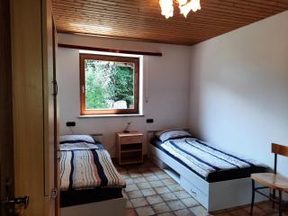 ROOM in apartment LOT SPACE & option COOKING & BREAKFAST self service & terrace - 9 km from A8 highway & superfast self checkin - Bruckmühl - 6